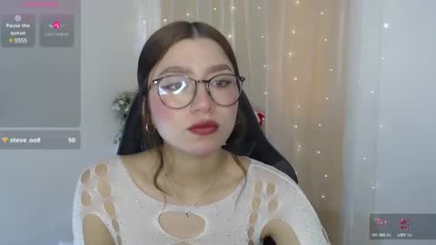 Snapshot of mily_thomson_b chatting on 01-09-25, 05:43 Mily online show from 01-09-25, 05:43