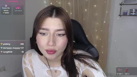 Snapshot of mily_thomson_b chatting on 01-22-25, 12:59 Mily online show from 01-22-25, 12:59