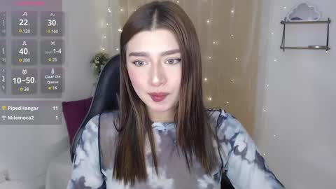 Snapshot of mily_thomson_b chatting on 02-08-25, 01:43 Mily online show from 02-08-25, 01:43