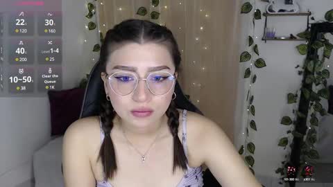 Snapshot of mily_thomson_b chatting on 03-03-25, 11:35 Mily online show from 03-03-25, 11:35
