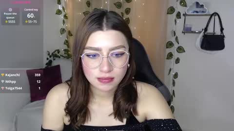 Snapshot of mily_thomson_b chatting on 03-08-25, 08:57 Mily online show from 03-08-25, 08:57