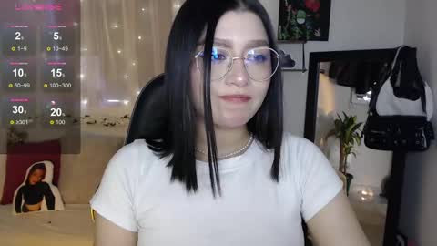 Snapshot of mily_thomson_b chatting on 09-27-25, 07:19 Mily online show from 09-27-25, 07:19