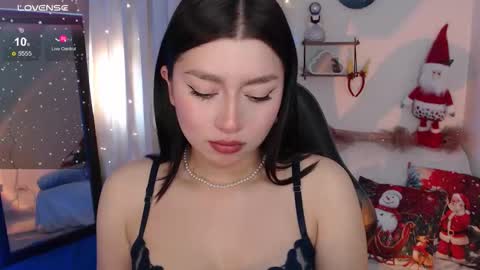 Snapshot of mily_thomson_b chatting on 12-15-25, 01:15 Mily online show from 12-15-25, 01:15