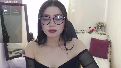 Snapshot of mily_thomson_b chatting on 02-21-26, 10:00 Mily online show from 02-21-26, 10:00