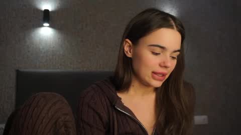 Linda online show from 03-08-26, 02:54