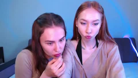 mimi_red online show from 04-19-26, 02:27