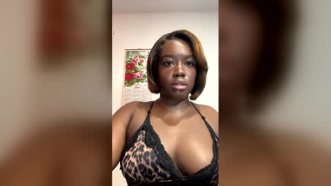 Snapshot of mimiclavette05 chatting on 05-28-26, 08:50 mimiclavette05 online show from 05-28-26, 08:50