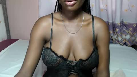 Snapshot of mimiebony chatting on 05-07-26, 06:52 mimiebony online show from 05-07-26, 06:52