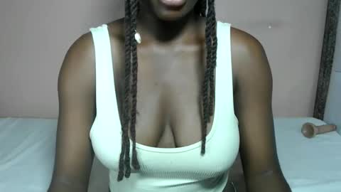 Snapshot of mimiebony chatting on 06-10-26, 06:56 mimiebony online show from 06-10-26, 06:56