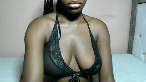 Snapshot of mimiebony chatting on 06-12-26, 06:45 mimiebony online show from 06-12-26, 06:45
