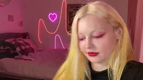 Snapshot of mimsymarlo chatting on 02-17-25, 10:03 mimsymarlo online show from 02-17-25, 10:03