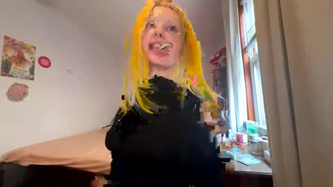 Snapshot of mimsymarlo chatting on 11-14-25, 05:11 mimsymarlo online show from 11-14-25, 05:11