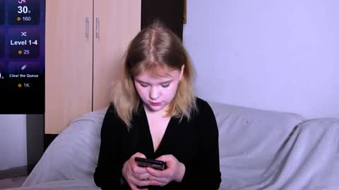 hi Im Mina  online show from 12-03-24, 01:30