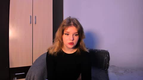 hi Im Mina  online show from 12-10-24, 02:05