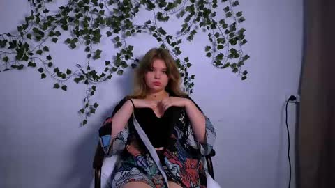 hi Im Mina  online show from 02-19-25, 09:28