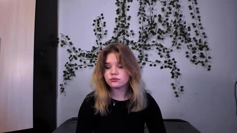 hi Im Mina  online show from 02-21-25, 09:24