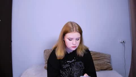 hi Im Mina  online show from 09-30-25, 11:10