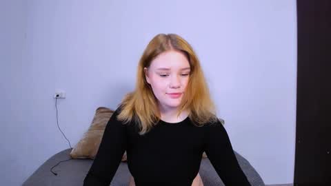 hi Im Mina  online show from 10-13-25, 10:32