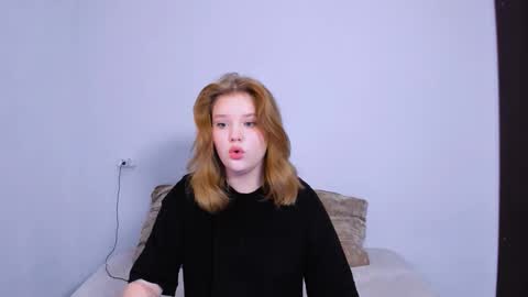 hi Im Mina  online show from 10-16-25, 10:22