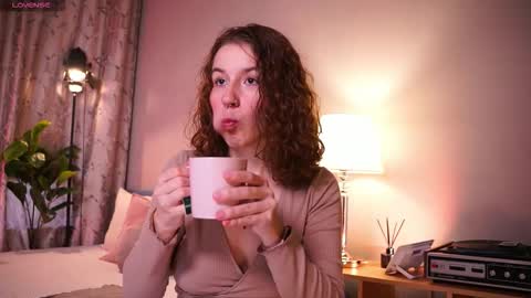 Snapshot of mind__game chatting on 09-14-25, 05:50 Frances  Next streams Thu Fri Sat 8am -  4pm GMT3 online show from 09-14-25, 05:50