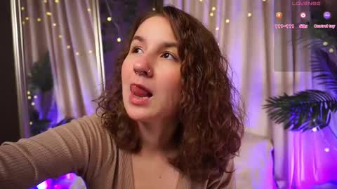 Snapshot of mind__game chatting on 10-08-25, 05:49 Frances  Next streams Thu Fri Sat 8am -  4pm GMT3 online show from 10-08-25, 05:49