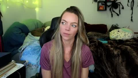 Mindy Mars online show from 01-13-25, 06:38