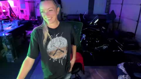 Mindy Mars online show from 10-23-25, 05:12