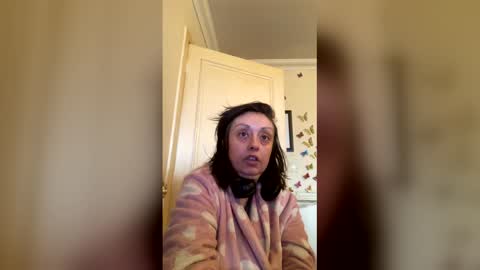 Snapshot of mindyourbusiness123 chatting on 04-06-26, 01:01 please subscribe to my fansly please no video or photos must be recorded or re sold online show from 04-06-26, 01:01