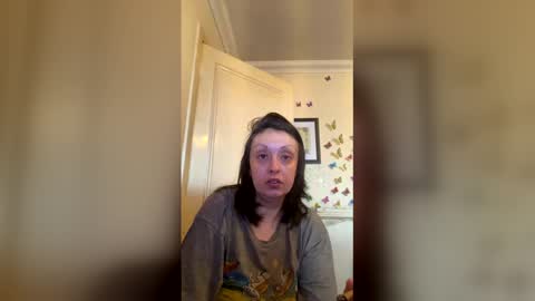Snapshot of mindyourbusiness123 chatting on 04-13-26, 11:37 please subscribe to my fansly please no video or photos must be recorded or re sold online show from 04-13-26, 11:37