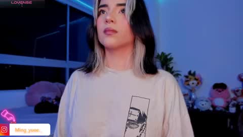 My name is Fer Nice to meet you  give it a thumbs up please its important online show from 02-11-25, 02:35