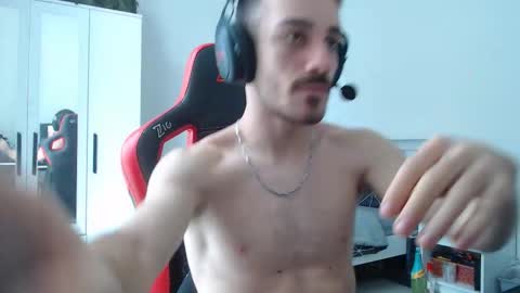 Snapshot of mingardium chatting on 10-21-25, 09:43 online show from 10-21-25, 09:43