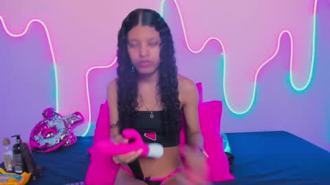 Snapshot of mingie_rouse chatting on 01-17-25, 11:38 Mingie online show from 01-17-25, 11:38