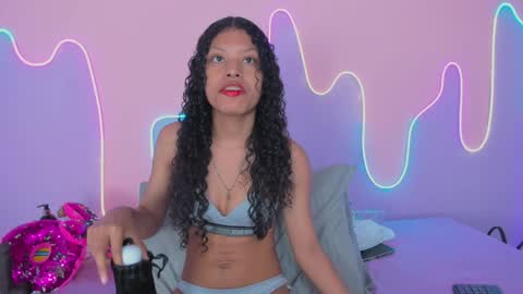 Snapshot of mingie_rouse chatting on 02-05-25, 11:44 Mingie online show from 02-05-25, 11:44