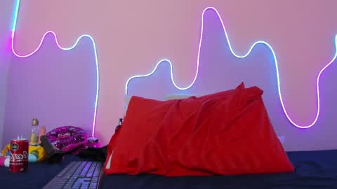 Snapshot of mingie_rouse chatting on 02-13-25, 02:42 Mingie online show from 02-13-25, 02:42