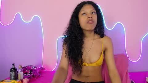 Snapshot of mingie_rouse chatting on 02-27-25, 02:43 Mingie online show from 02-27-25, 02:43