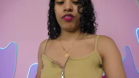 Snapshot of mingie_rouse chatting on 10-13-25, 12:27 Mingie online show from 10-13-25, 12:27