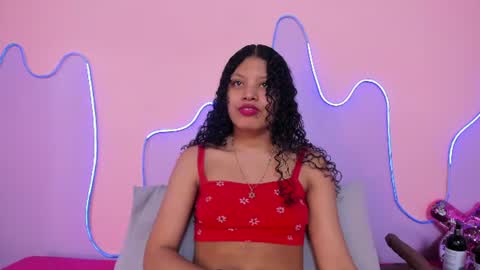 Snapshot of mingie_rouse chatting on 06-13-26, 03:04 Mingie online show from 06-13-26, 03:04