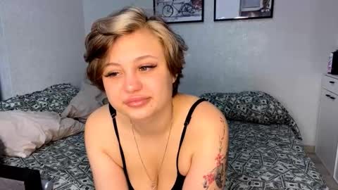 Snapshot of mingjorgenson chatting on 10-14-25, 05:14 Luna Moon online show from 10-14-25, 05:14