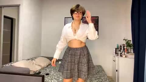 Snapshot of mingjorgenson chatting on 10-21-25, 06:41 Luna Moon online show from 10-21-25, 06:41