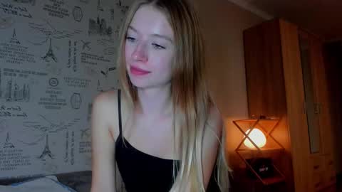 Amelia online show from 09-22-25, 06:21