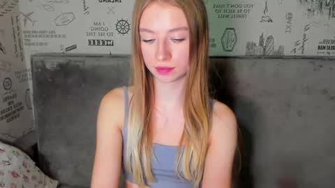 Snapshot of minidiva_ chatting on 11-27-25, 09:17 Amelia online show from 11-27-25, 09:17