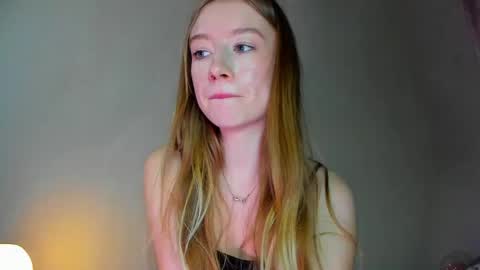 Snapshot of minidiva_ chatting on 04-20-26, 06:20 Amelia online show from 04-20-26, 06:20