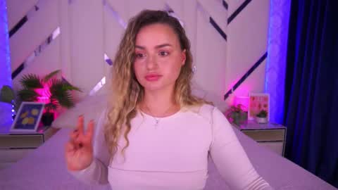 minifox_ online show from 10-15-25, 07:52