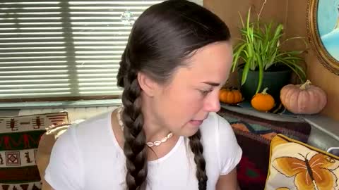 minimaggie online show from 10-21-25, 05:46