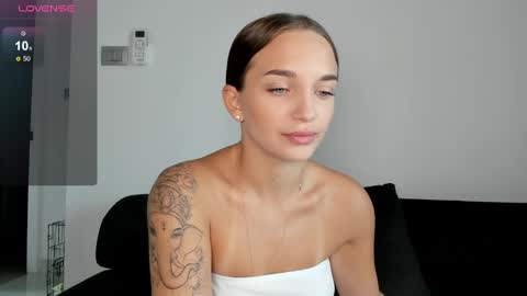 Snapshot of minimaia chatting on 12-13-24, 03:16 Maya online show from 12-13-24, 03:16