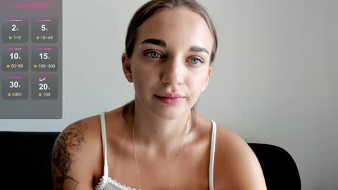 Snapshot of minimaia chatting on 01-06-25, 02:58 Maya online show from 01-06-25, 02:58