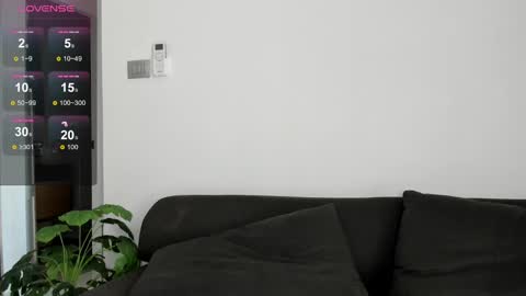 Snapshot of minimaia chatting on 02-10-25, 06:09 Maya online show from 02-10-25, 06:09