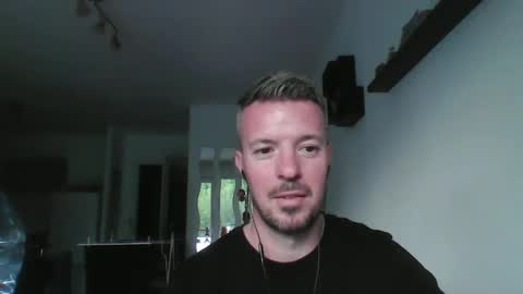Snapshot of minka28 chatting on 04-18-26, 05:28 minka28 online show from 04-18-26, 05:28
