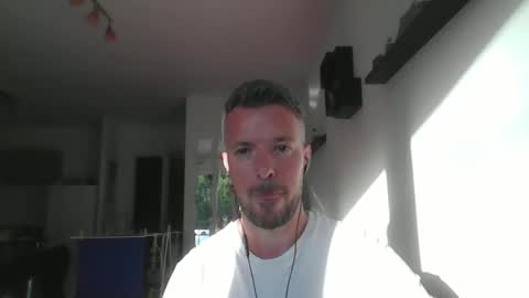 Snapshot of minka28 chatting on 05-09-26, 05:29 minka28 online show from 05-09-26, 05:29