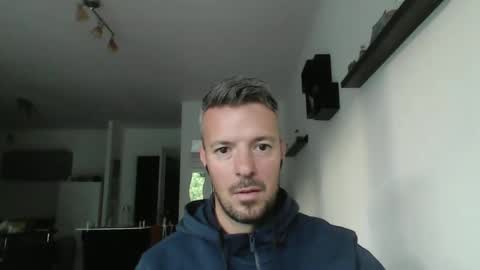 Snapshot of minka28 chatting on 05-16-26, 05:34 minka28 online show from 05-16-26, 05:34